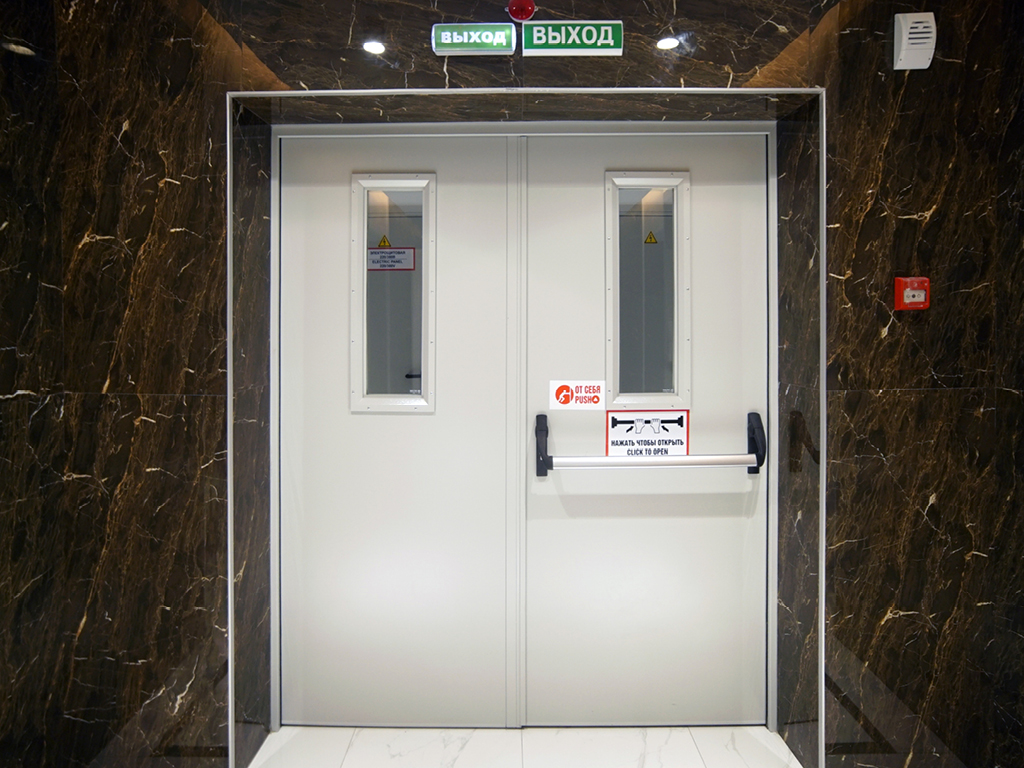 Double-Leaf Industrial Door — Variant 2